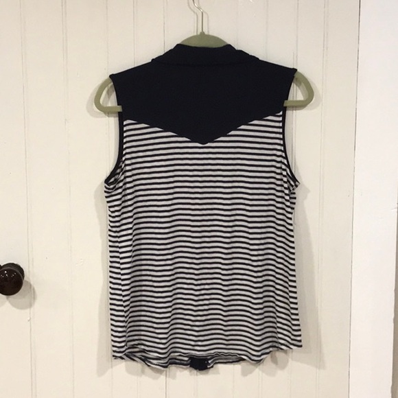 Belah & Codey Sleeveless striped women’s top. Very soft. Button up. - Picture 7 of 10